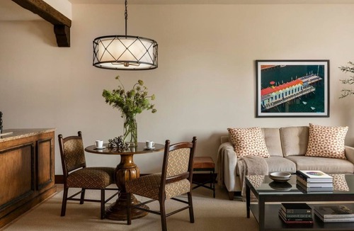 Uptown Hotel | 2 Premier Suite Two Beds Pool View Balcony | Hotel Granduca | Pets allowed
