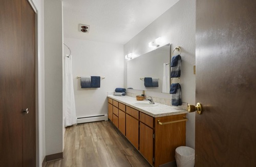 Polson Hotel | 2 Queen Beds Kitchen Suite Non-Smoking