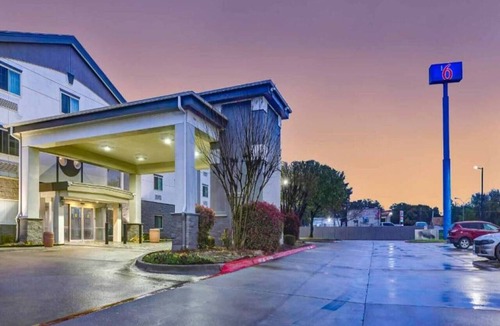 Balch Springs Apartment | 2 Queen Beds | Mobil Access Tub Nsmk Micfridg