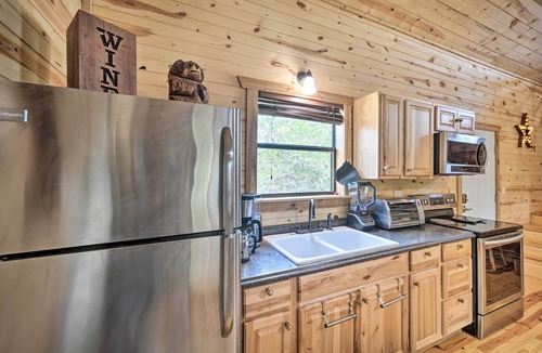 Sabinal Cottage | 2 Rustic Cabins w/Porches on Remote Ranch!