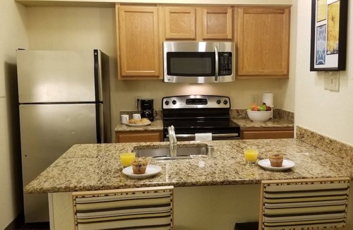 White Station House | 2 Sleek Units! w/ Kitchen, Pool, Pets Allowed Near Fire Museum of Memphis!
