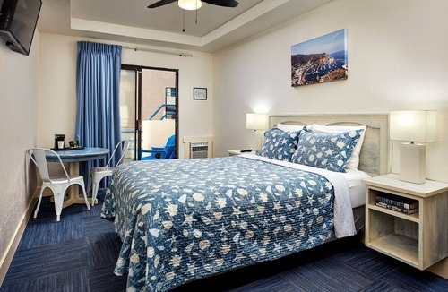 Avalon Hotel | 2 Units | Seaport Village Stay Avalon Waterfront Views