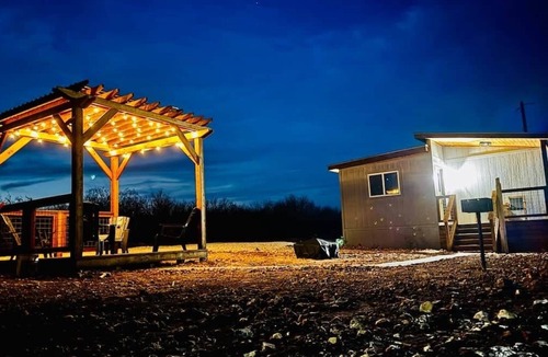 Yancey House | 22 Eleven Claystone cozy cabin BBQ grill, Firepit, Pergola