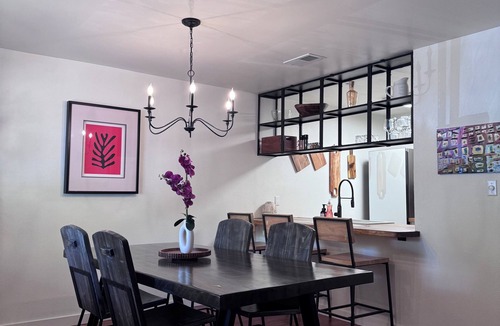 Heritage Apartment | 2BR/1BA LUXURY FLAT - QUIET, CONVENIENT, WELL APPOINTED, PRIVATE YARD