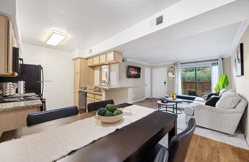 Texas Medical Center Apartment | 2BR 2BA Steps away from Med Center & NRG Pool &Parking