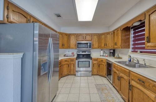 Pharr House | 2BR Home Backyard Community Pool Near Arena