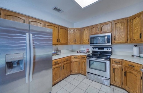 Pharr House | 2BR Home Backyard Community Pool Near Arena