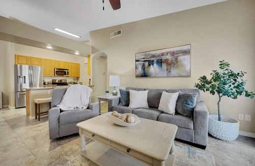 Parkwood Ranch Condo | 2BR Mesa Condo w Pool, Hot Tub, Wi-Fi, and Parking