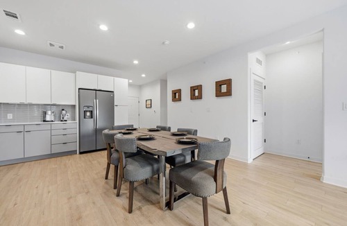 West Congress Condo | 2BR South Congress Condo for 6, Near DT!