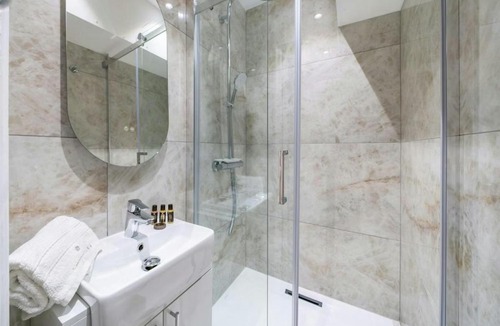 Cap-d'Antibes Hotel | 2Rue Villa with Private Pool - Beachfront