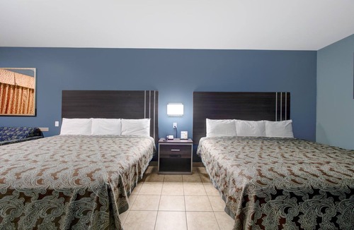 Weslaco Hotel | 3 Affordable Rooms Perfect for Rest After Exploring Weslaco | Free Parking