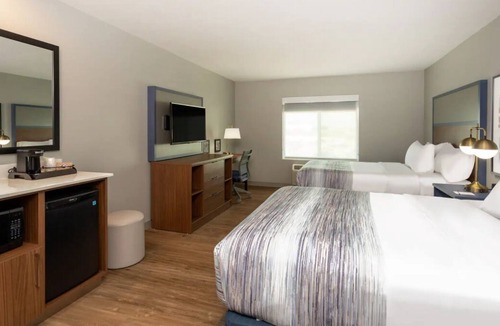 San Angelo House | 3 Affordable Units Near San Angelo State Park! FREE Parking and Breakfast!