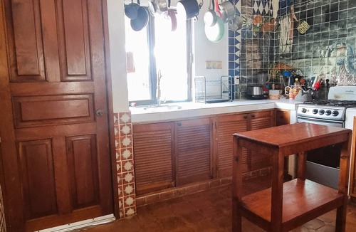 Hidalgo House | 3 bdrm house with Private Pool & Steps from Manzanillo Beach
