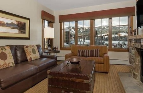 Peak 9 Resort | 3 Bdrm Hyatt Main Street Station Breckenridge, Fireplace.