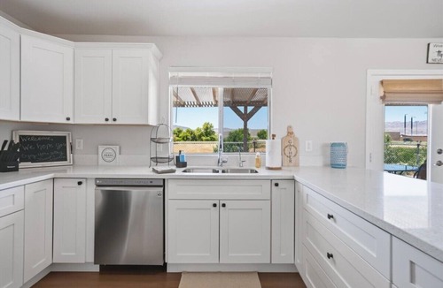 Bullhead City House | 3 bed/2 bath River/Mountain Views,just steps to the Colorado River & Rotary Park