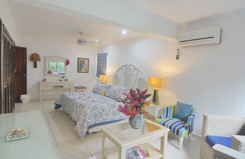 Club Santiago Condo | 3 Bedroom beachfront condo right on sandy beach