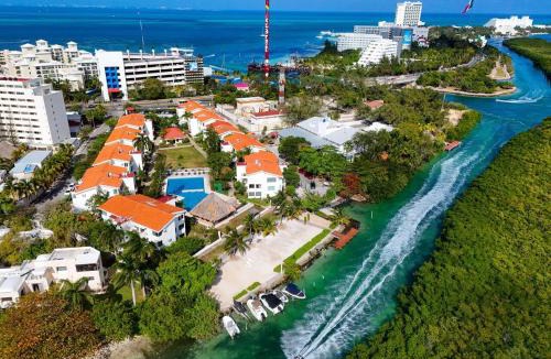 Zona Hotelera Apartment | 3 Bedroom Condo in the Hotel Zone - fits 6