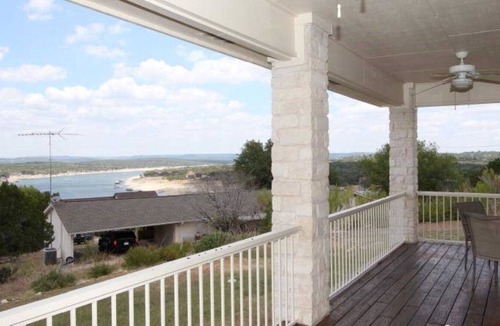 Briarcliff House | 3 BR, Lake views and minutes from marina!!!