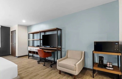 Temecula Hotel | 3 Dog-Friendly Suites Ideal for Large Groups Exploring Temecula Wine Country