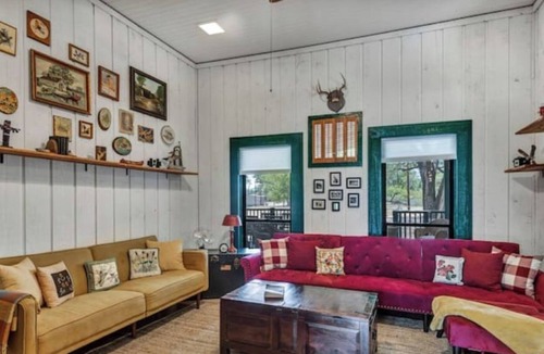 Smithwick House | 3 pet-friendly cabins on 8 acres with hot tub.