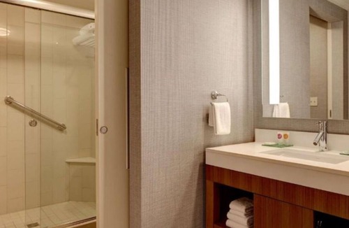 South Side Hotel | 3 Pet-Friendly Stay w/Pool Near Padre Island National Seashore & Gulf Coast Fun