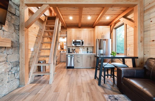Laura House | #3 Pinecone Haven