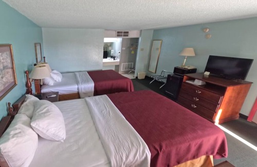 Vega Hotel | 3 Simple & Clean Rooms Perfect for Texas Panhandle Travelers! Free Parking