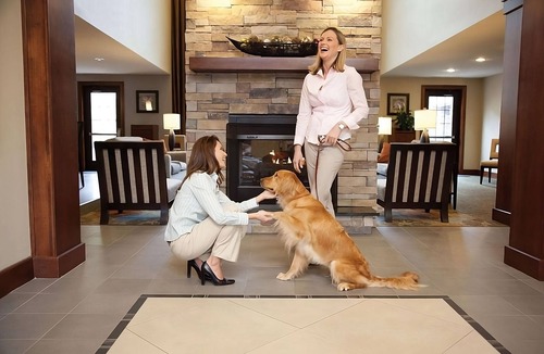 Las Colinas Hotel | 3 Spacious Suites w/Kitchen and FREE Breakfast! Minutes to Parmenter Gazebo!