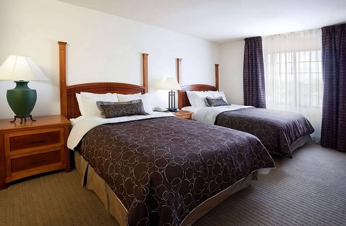 Vance Jackson Hotel | 3 Spacious Suites with Full Kitchens | Pet-Friendly | Free Breakfast