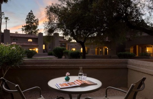 South Scottsdale Resort | 3 Spacious Units, 5 Pools, On-Site Dining, Minutes to Phoenix Zoo, OdySea