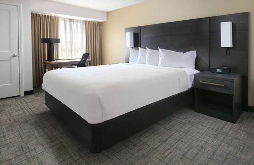 Richardson Hotel | 3 Units Close to The University Of Texas at Dallas! W/Pool Access & Breakfast!