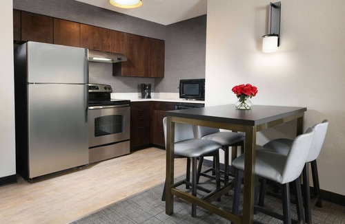 Richardson Hotel | 3 Units Close to The University Of Texas at Dallas! W/Pool Access & Breakfast!