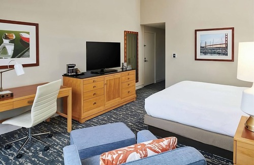 Berkeley Hotel | 3 Units | Group Stay near Berkeley Marina with Pool & Pet - Friendly