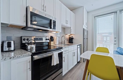 Waller Creek District Hotel | 3 Units | Perfect Studio for Capitol Tours & SoCo Strolls in Central Austin