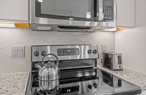 Waller Creek District Hotel | 3 Units | Prime Downtown Stay w/Kitchen | Tailored for Business Travelers
