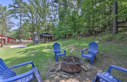 Avinger House | 3 Waterfront Units! Lake O' the Pines Group Stay