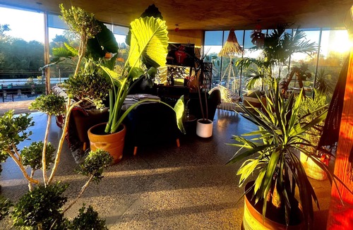 San Miguel Chapultepec Apartment | 360 views of Mexico city. Light filled floating sensations.