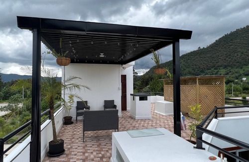 Santa Clara La Laguna House | 3BR Guatemala Highlands - Rooftop·Fireplace·Rum Distillery Nextdoor