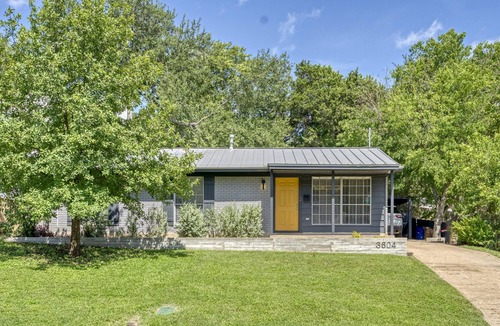 Dawson House | 3BR Mid Century off S.Congress |Tesla Charger