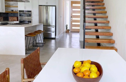 Central East Austin House | 3br, Rooftop Deck, Walk In Shower - Nest - Portoro