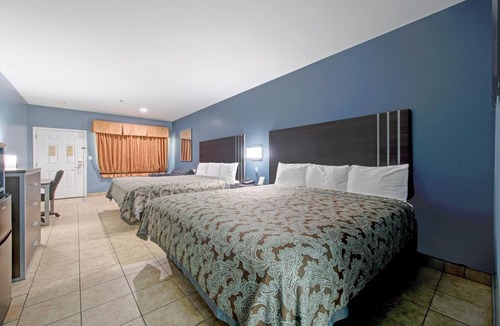 Weslaco Hotel | 3Practical Rooms Near Weslaco Museum - 2 miles | Great for Adventure Seekers