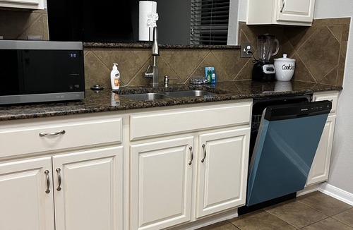 San Antonio House | 4-bedroom house with AC and WiFi in delightful far west side of San Antonio