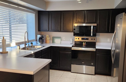Paradise Valley Village House | 4-bedroom house with a heated pool and spa in northern Phoenix