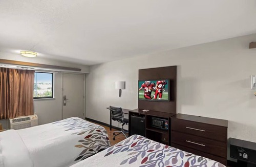 Las Colinas Hotel | 4 Comfortable Stays Near Lake, Golf, LEGOLAND & Family Entertainment