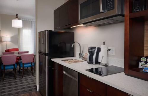 Lake Worth Hotel | 4 Comfortable Suites Near Texas Motor Speedway for Race Enthusiasts