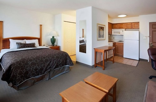 Vance Jackson Hotel | 4 Convenient Suites w/Free Breakfast! A short drive to Six Flags Fiesta Texas!