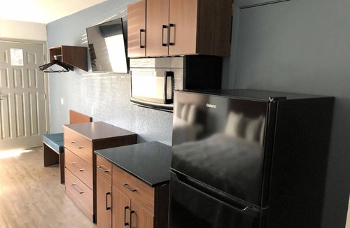 Arena District Hotel | 4 Cozy Studios w/Kitchenette Near Alamodome – Great for Extended Stays