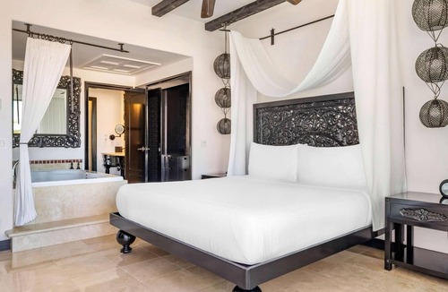 Zona Hotelera Hotel | 4 Elegant Pool View Suites w/Full Kitchen – Close to Plaza del Pescador Dining