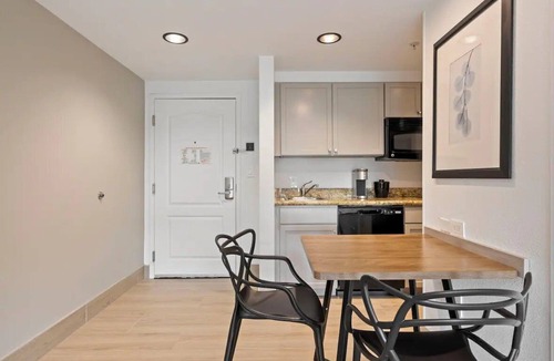 FM 1960 Hotel | 4 Inviting Rooms Near Mall - 5.8 miles - Your Ideal Vacation Experience