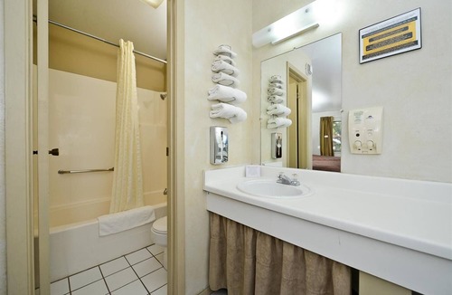 Junction Hotel | 4 Kimble County Rooms Ideal for Travelers Seeking Peace & Comfort | Free Parking